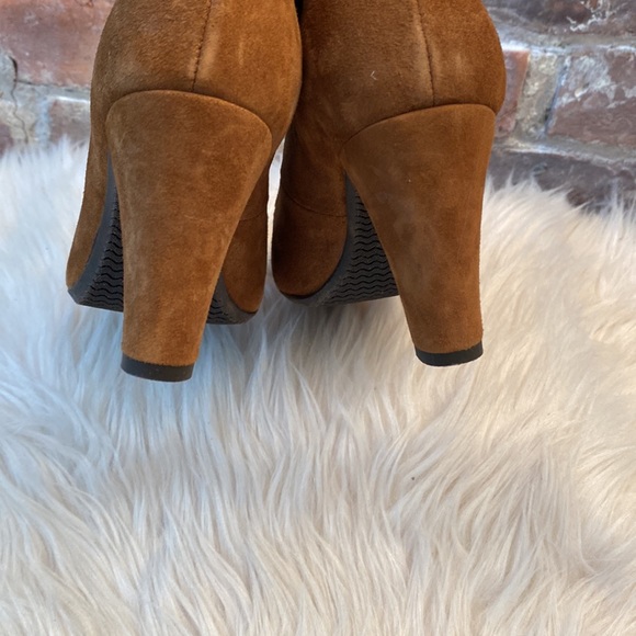 Eric Michael Suede Heels/Booties, Size 5.5 - Picture 12 of 16